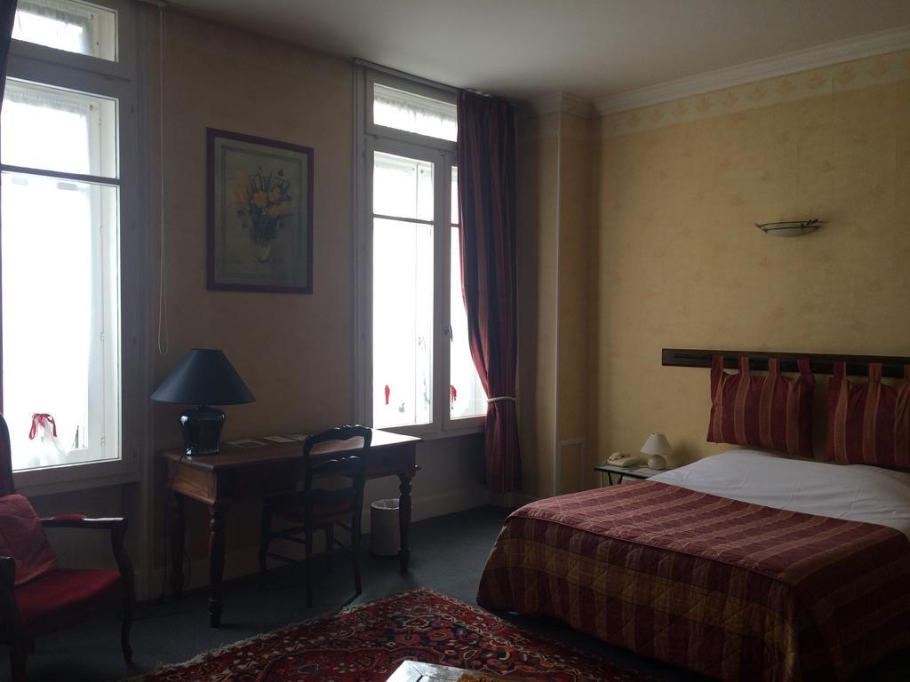 Hotel De Paris Шарлевіль-Мезьєр Екстер'єр фото